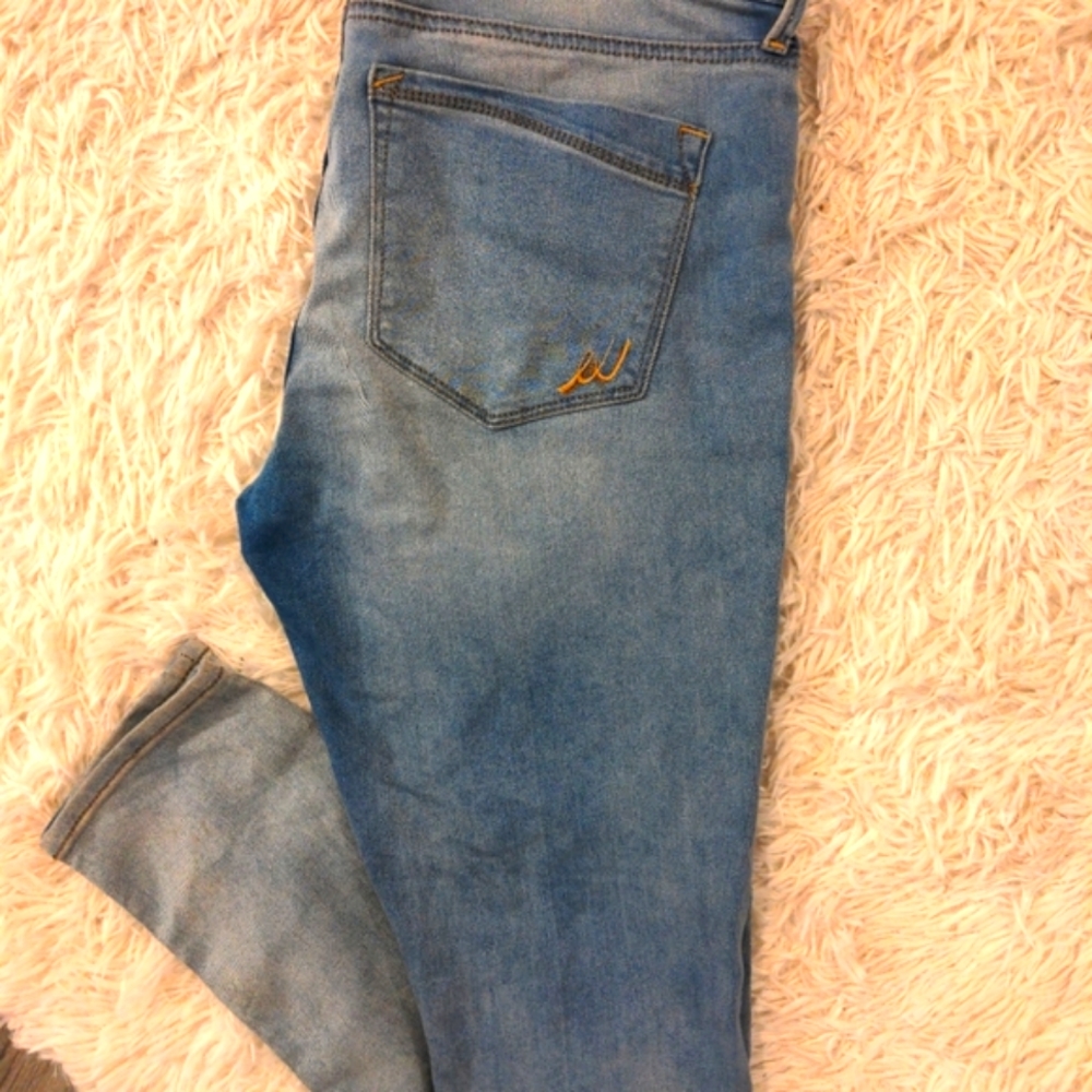 Express Women's Mid Rise Jegging Size 12 Regular